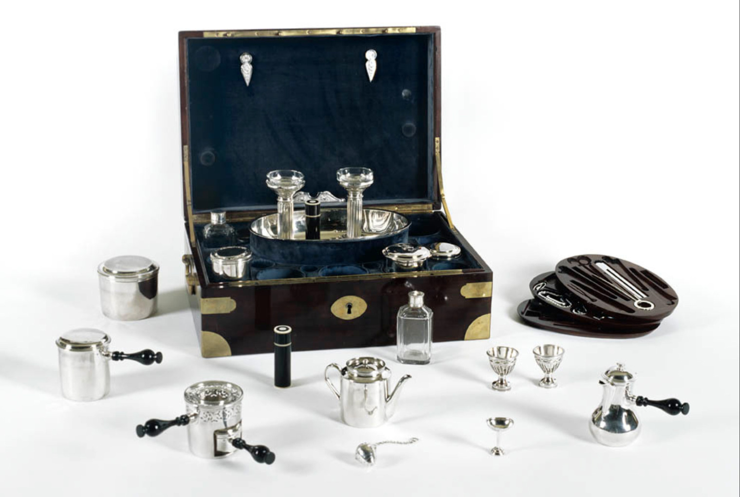 Nécessaire de voyage belonging to General Jean-Baptiste Kleber, manufactured by Pierre-Dominique Maire.